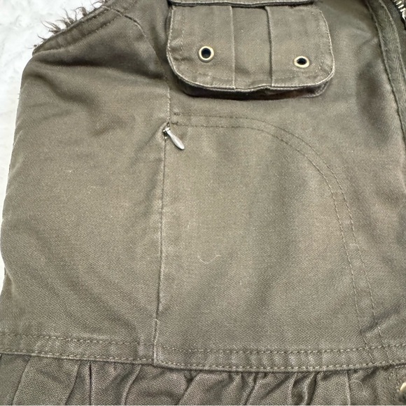 Coffee Shop Vest Size Medium
Olive Green Fleece Lined Snap Button Utility NWT - Picture 10 of 17